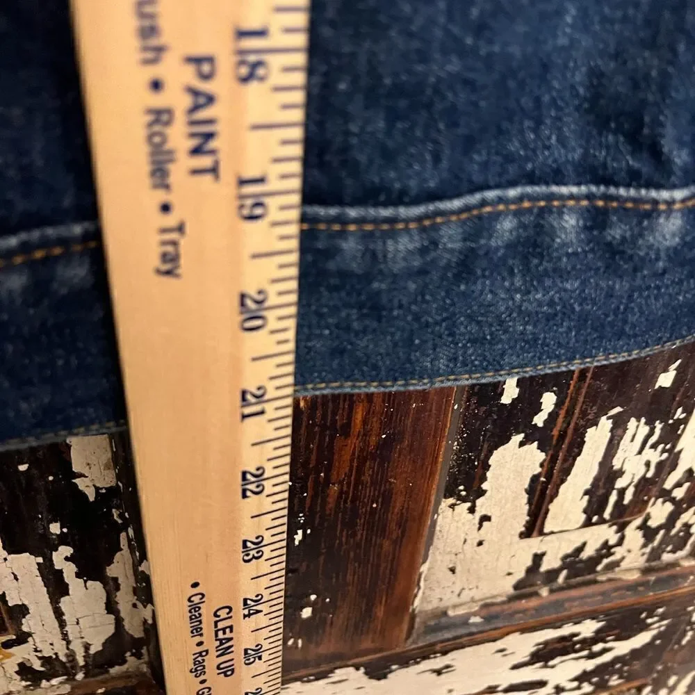 Vintage Levi’s Denim Trucker Jean Jacket Youth size 16 womenS/M.